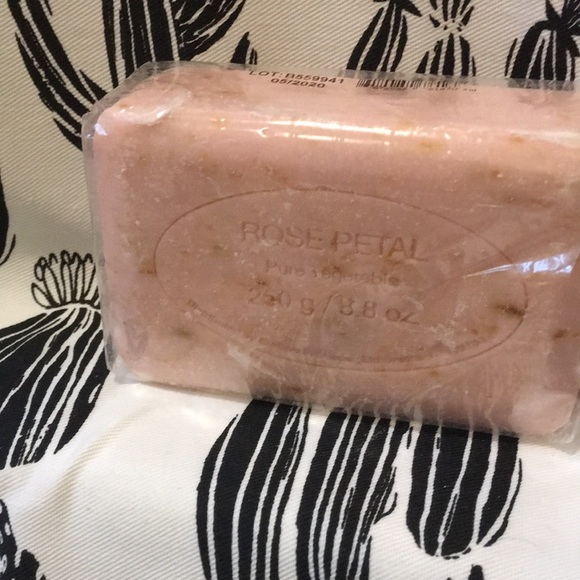 ⭐️🔥 pre de provence rose petal soap - Picture 2 of 2